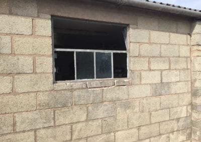 Repairing breeze block wall